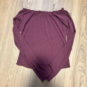 Garage Ribbed Off-Shoulder Plum Top XS